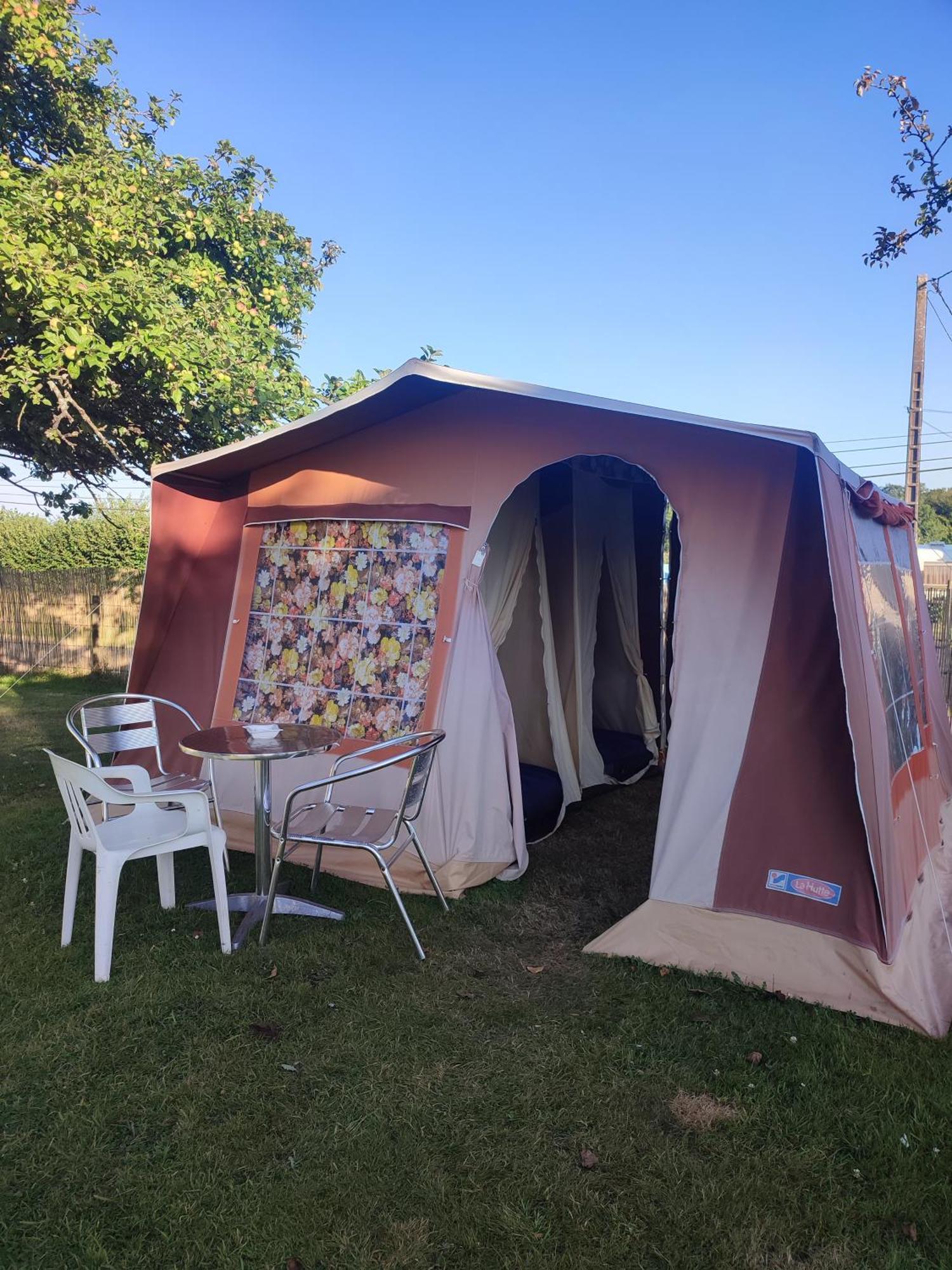 La Billardiere Camping A La Ferme Le Menil-Ciboult Екстер'єр фото